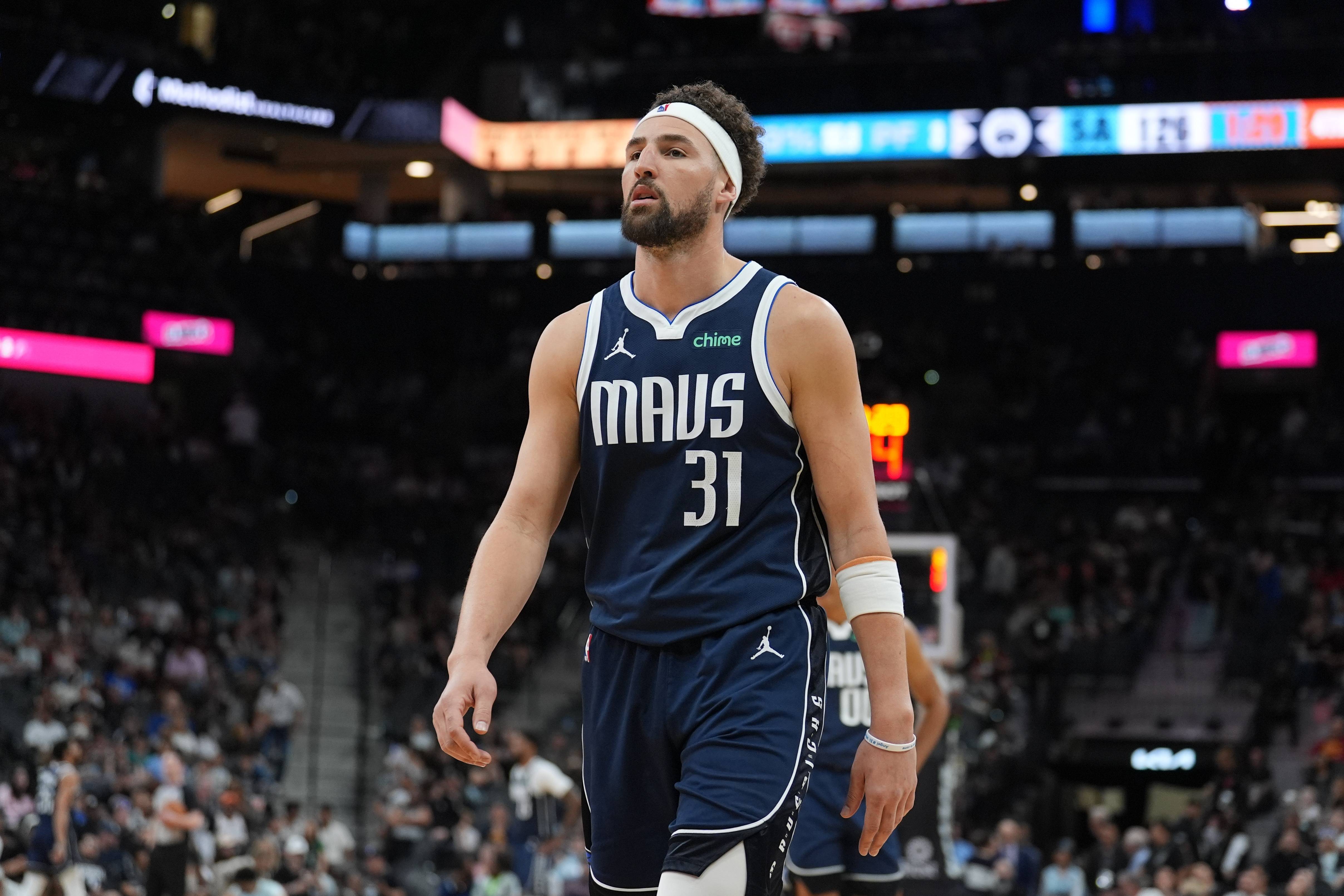 爱游戏体育官方网站浓眉哥官方宣布出色防守新规，老鹰引发争议！